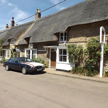 Готель The Vane Arms Sudborough Екстер'єр фото