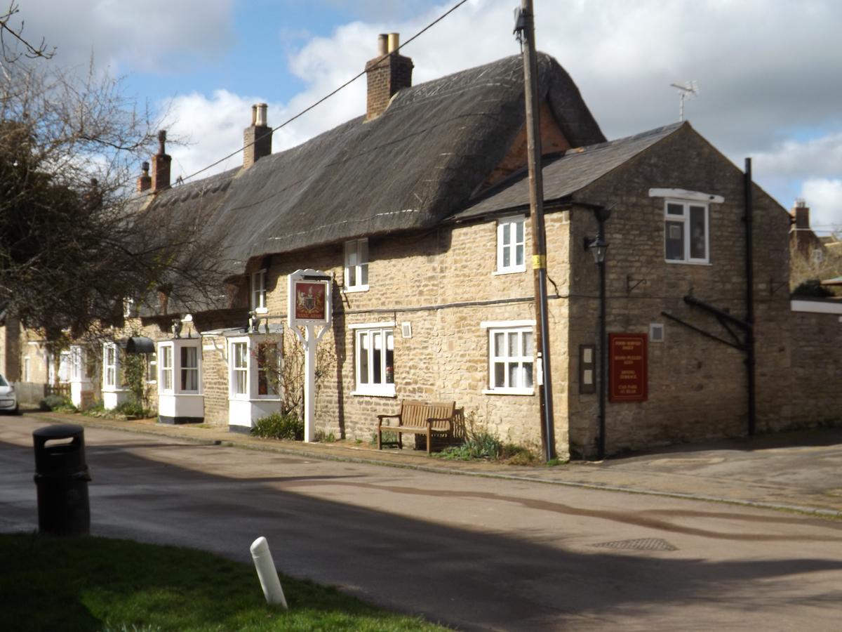 Готель The Vane Arms Sudborough Екстер'єр фото